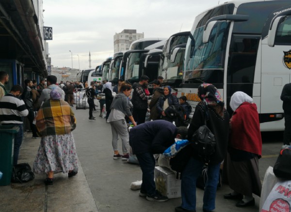 Ara tatil bitiyor! Otogarlarda yoğunluk var!